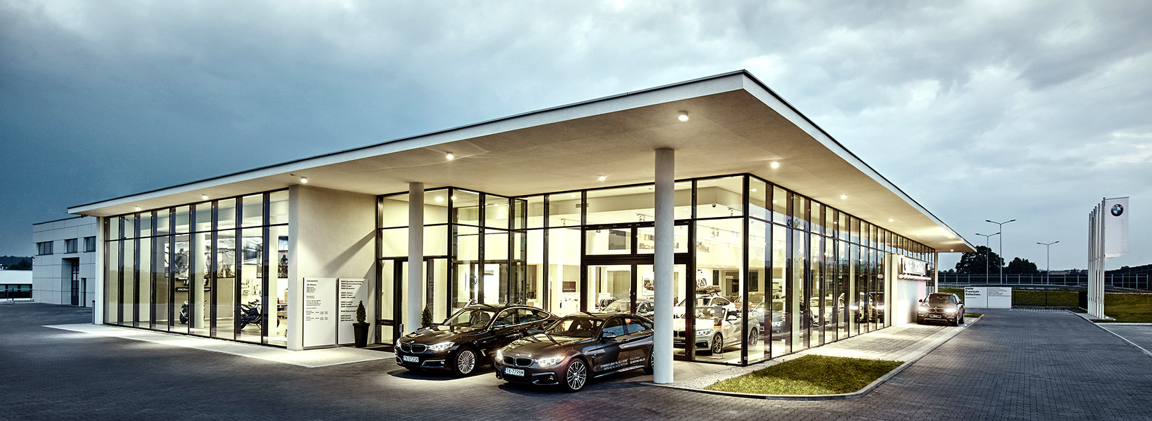 Salon Dealer BMW ZK Motors.